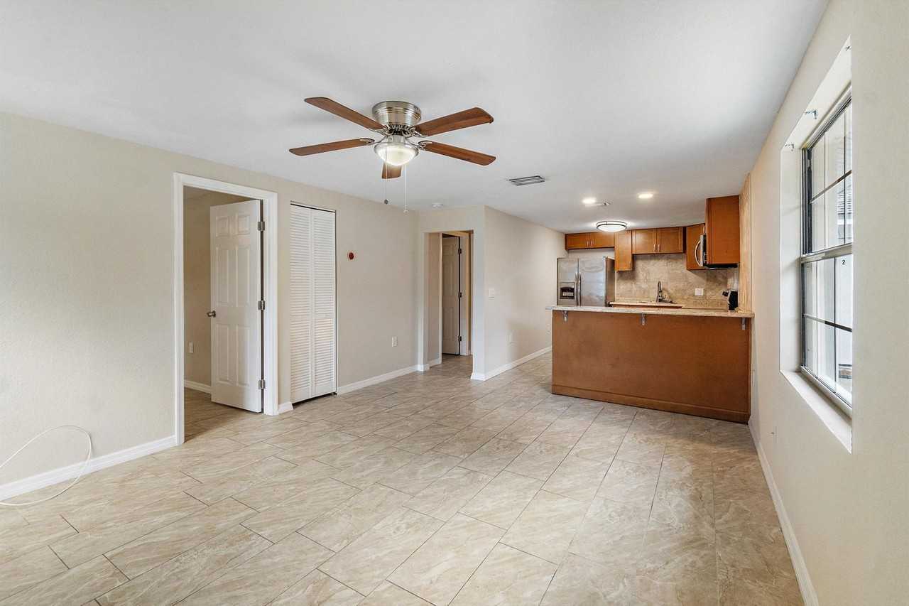 509 Beverly Avenue Northwest #1 - Photo 3 of 12