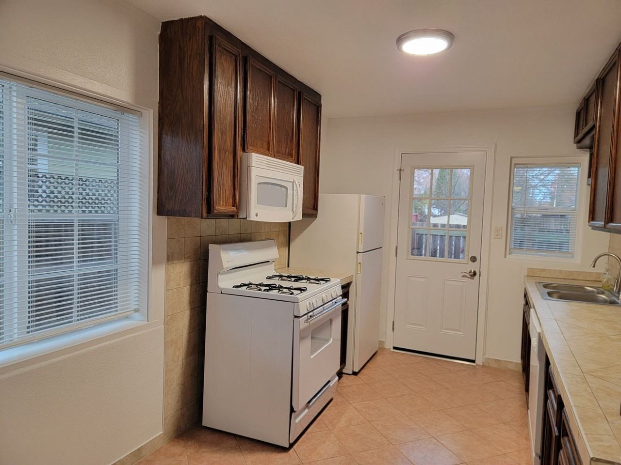 8160 Olof St #1 - Photo 3 of 9