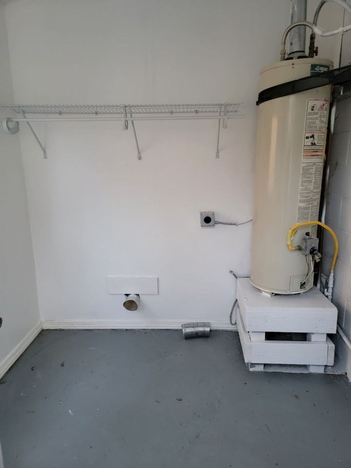 8160 Olof St #1 - Photo 7 of 9