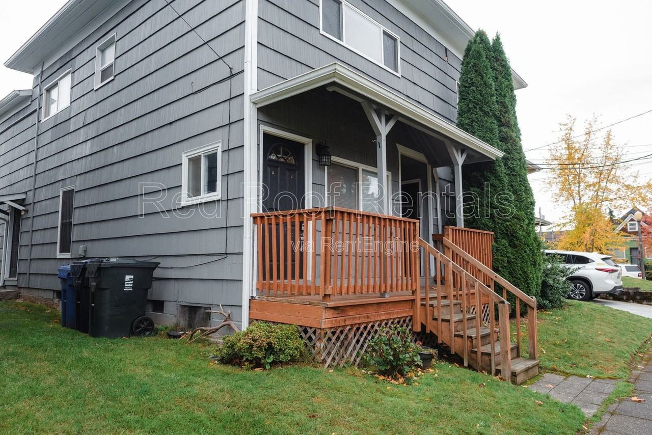 1116 N 4th St #A - Photo 3 of 15