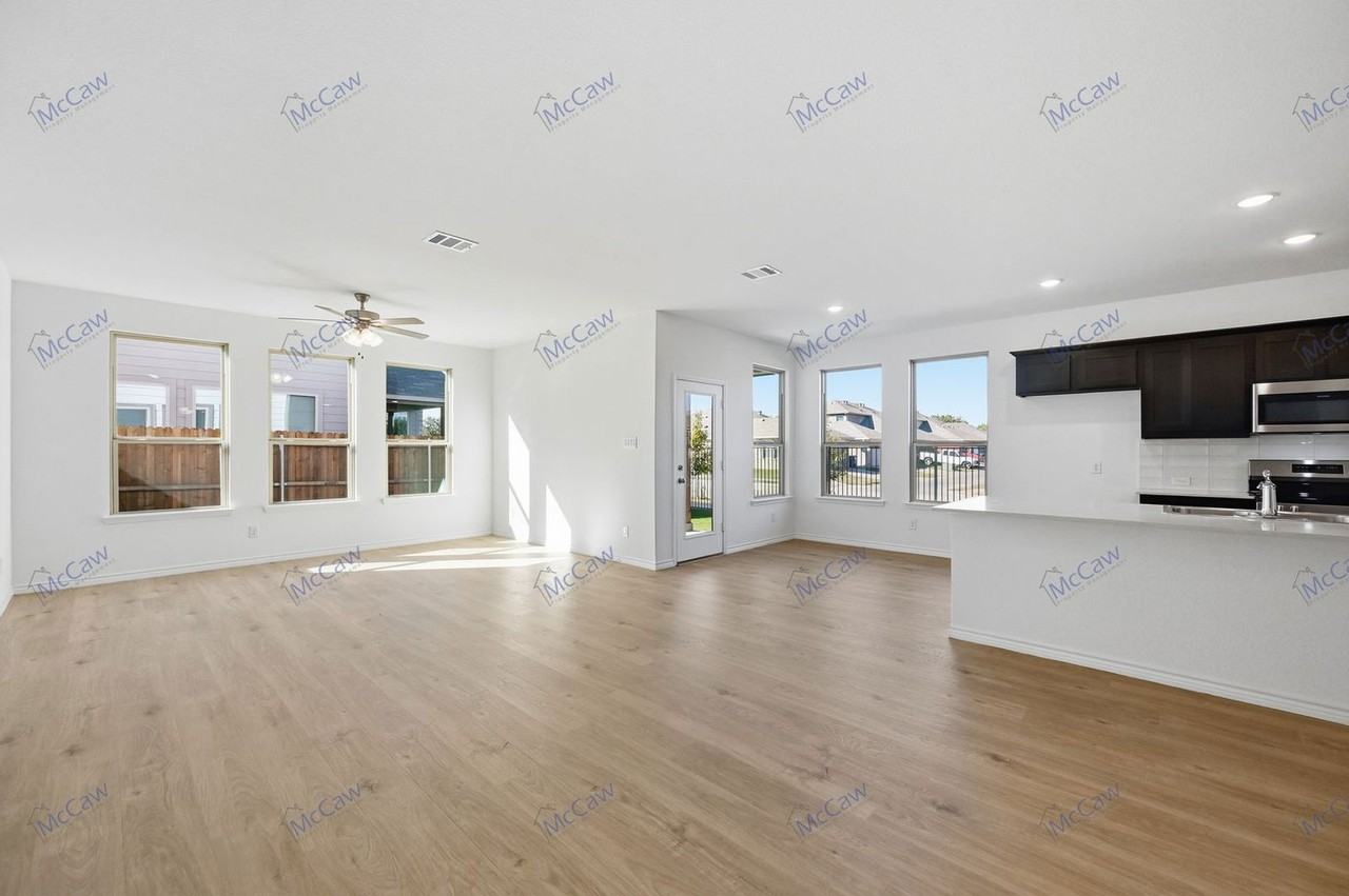 400 Wrangler Ln - Photo 3 of 23