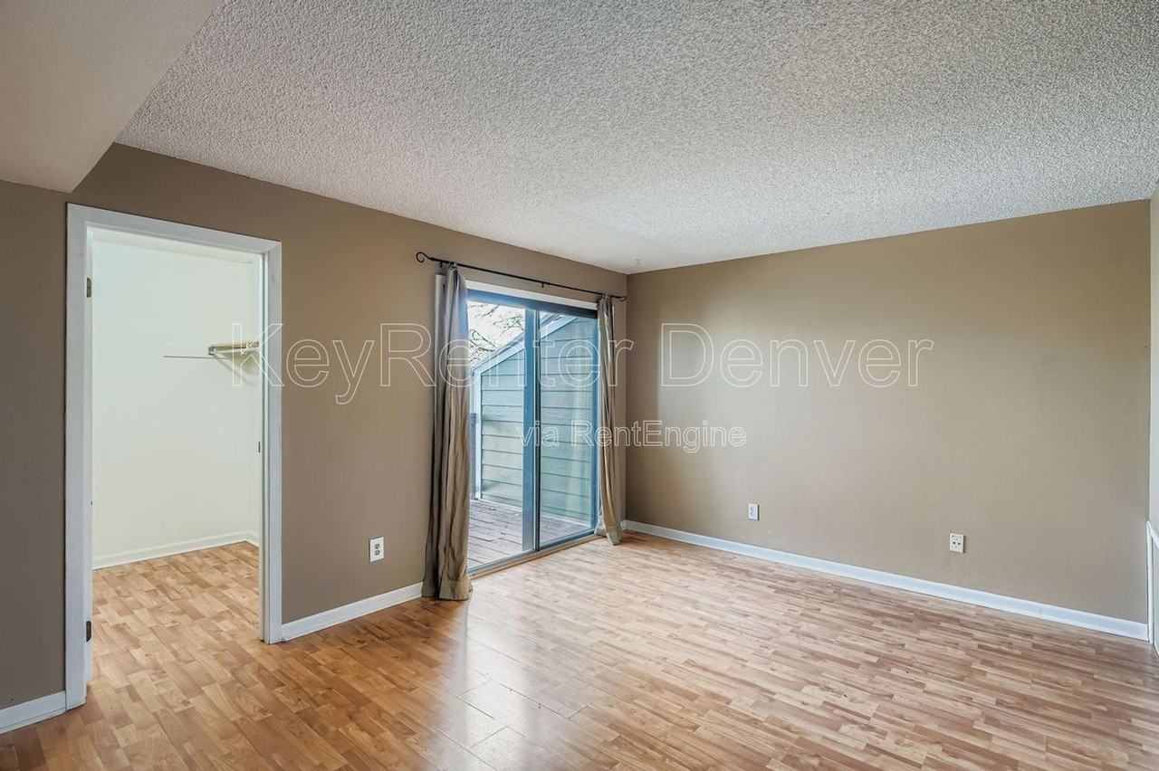 540 S Forest St #3201 - Photo 5 of 12