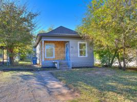 featured image of 811 W Wade St