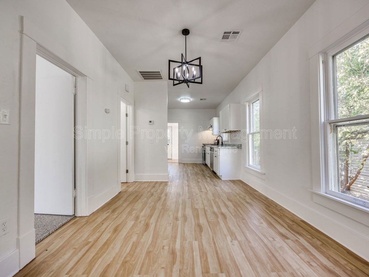 811 W Wade St - Photo 5 of 20