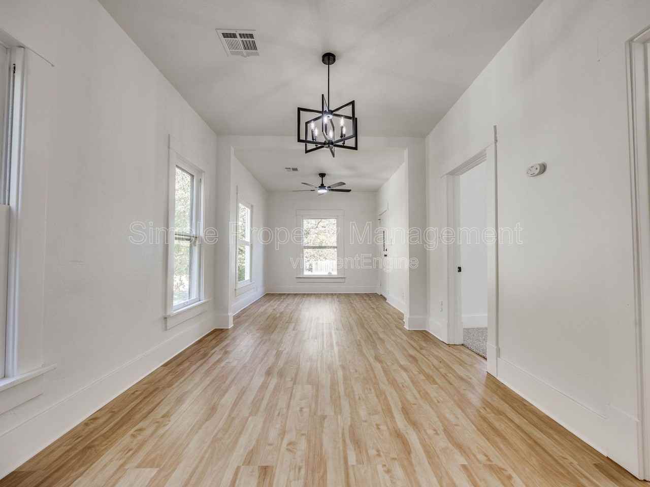 811 W Wade St - Photo 6 of 20