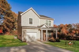 featured image of 467 Elm St