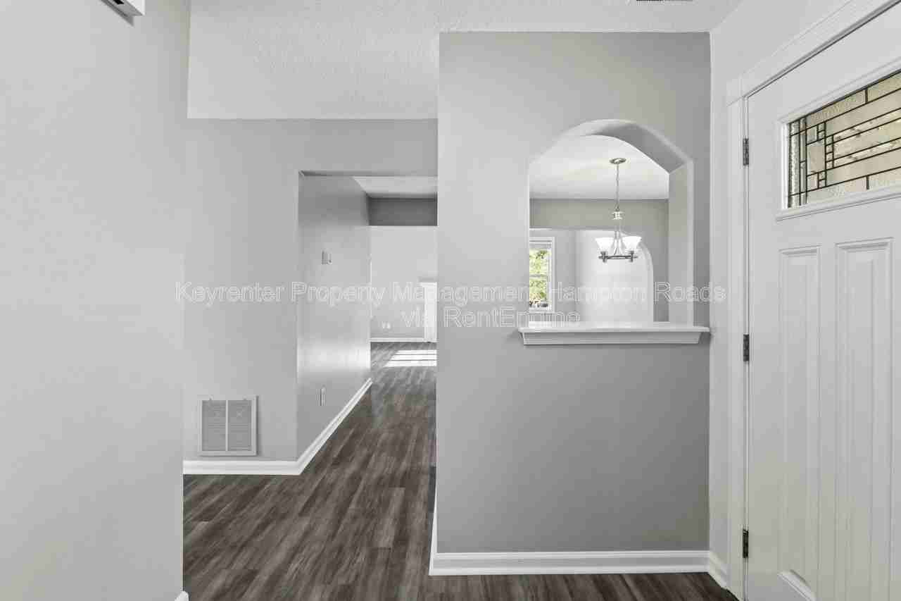 5408 Chatham Lake Dr - Photo 5 of 30
