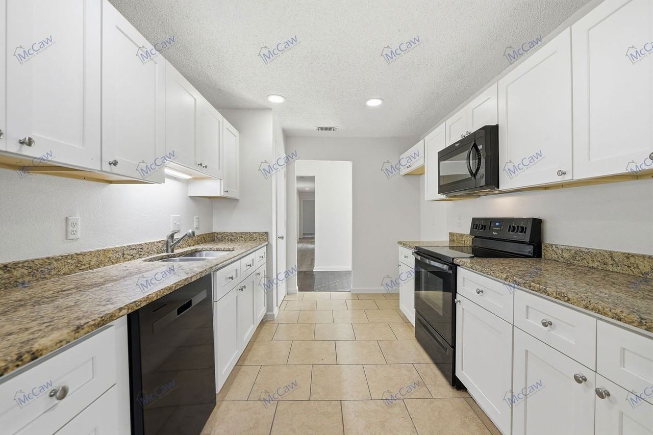 1736 Brown Trail - Photo 7 of 24