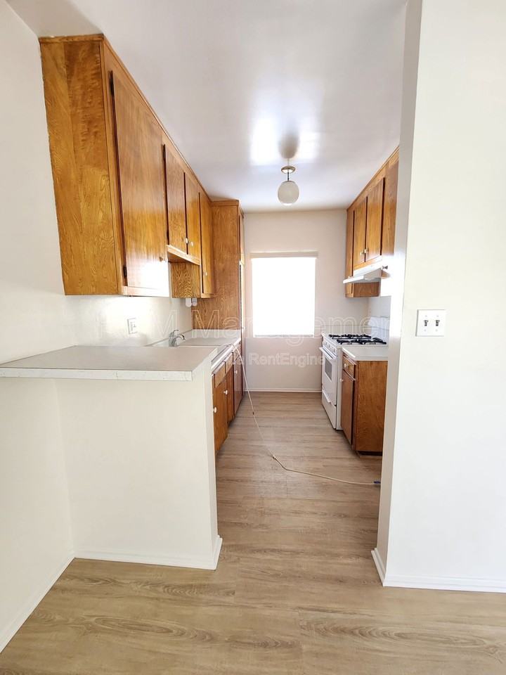 4350 Troost Avenue #12 - Photo 5 of 19