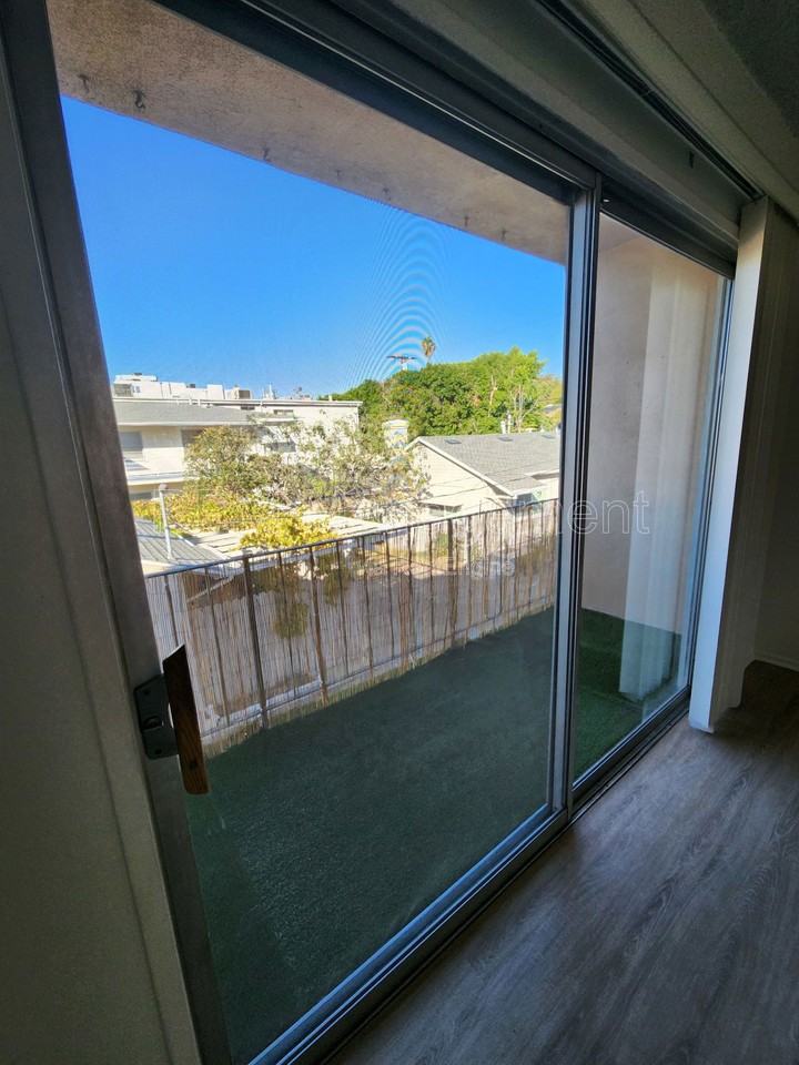 4350 Troost Avenue #12 - Photo 6 of 19