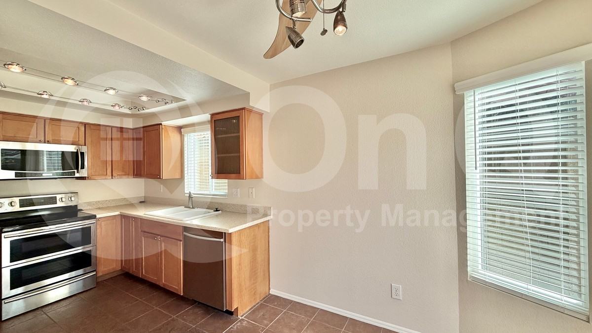 2283 W Orchid Ln - Photo 3 of 20