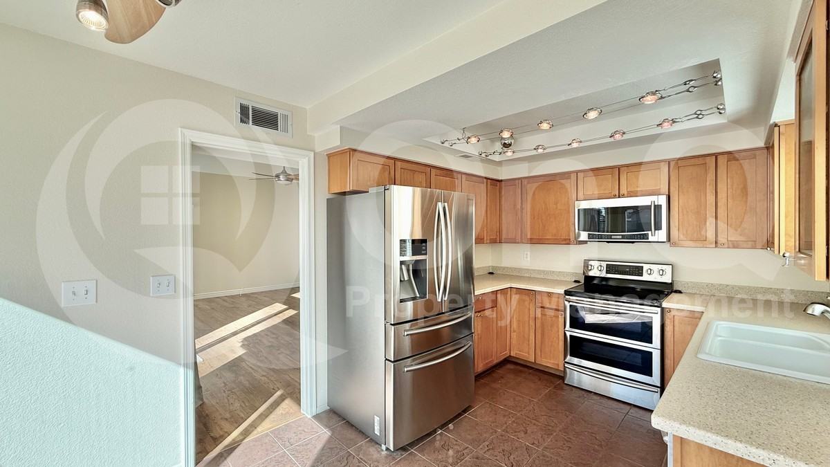 2283 W Orchid Ln - Photo 4 of 20