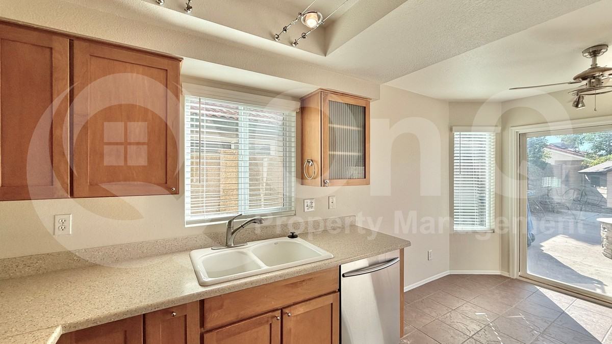 2283 W Orchid Ln - Photo 6 of 20