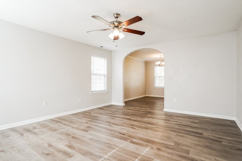 4409 Cobble Creek Ln - Photo 4 of 17