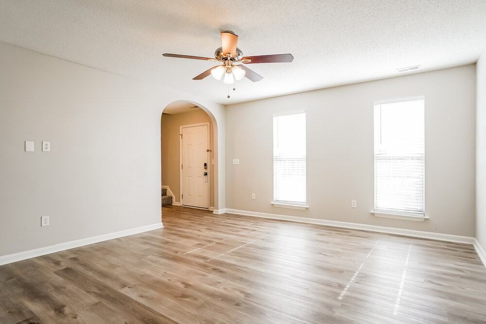 4409 Cobble Creek Ln - Photo 5 of 17