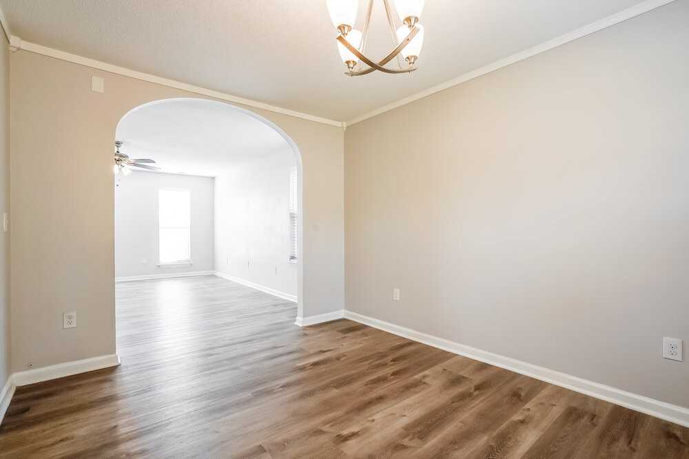 4409 Cobble Creek Ln - Photo 7 of 17