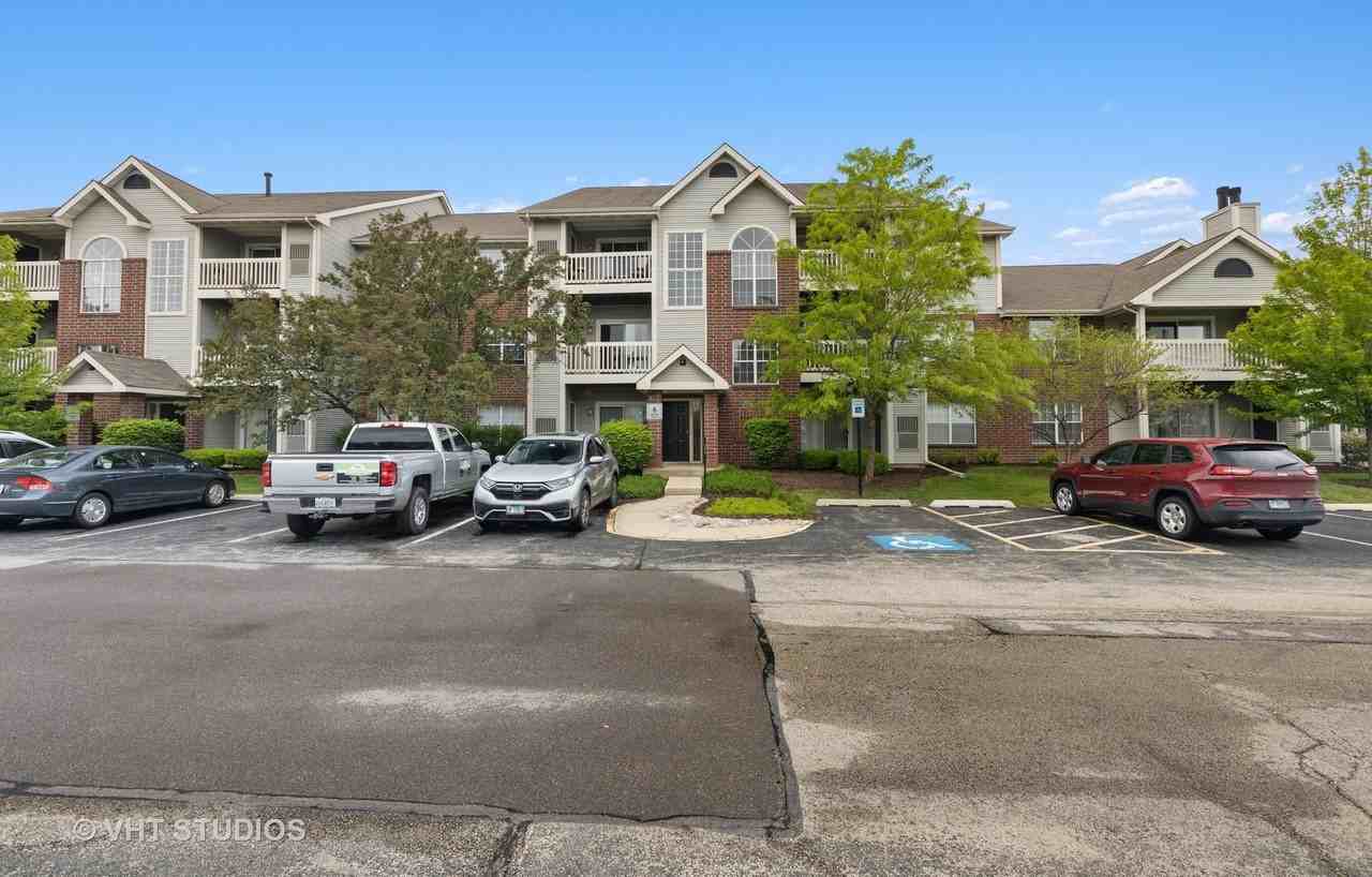 27 Kensington Drive #107 - Photo 3 of 41