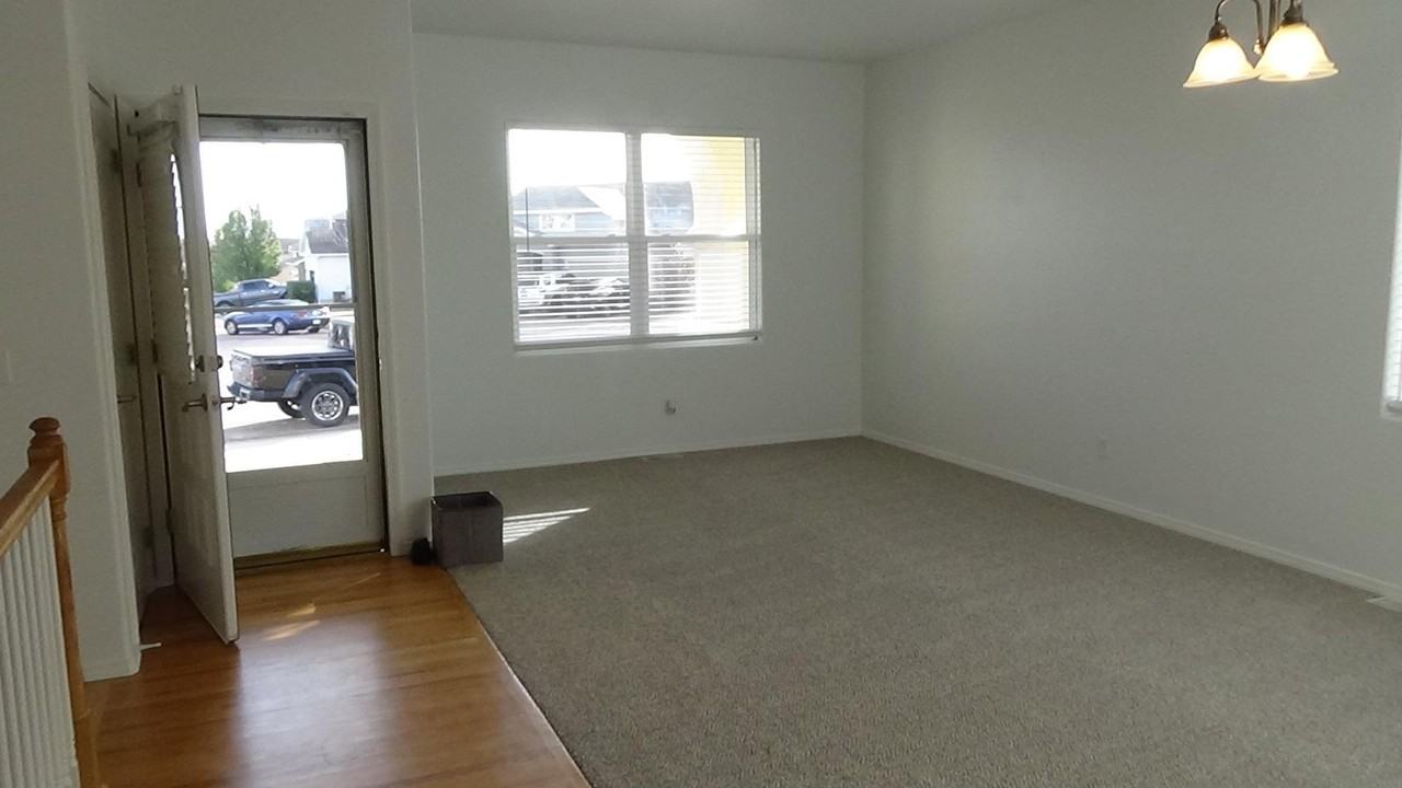 6739 Summer Grace St - Photo 5 of 27