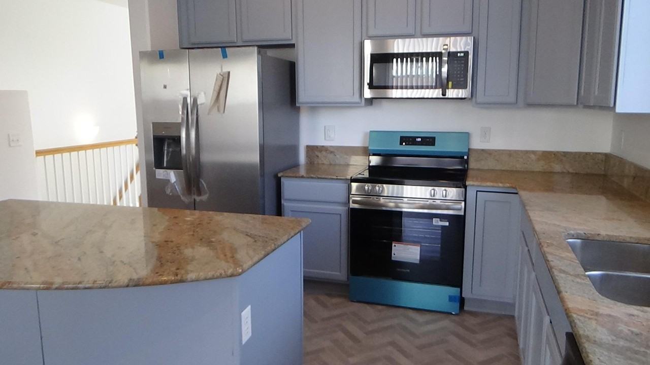 6739 Summer Grace St - Photo 7 of 27