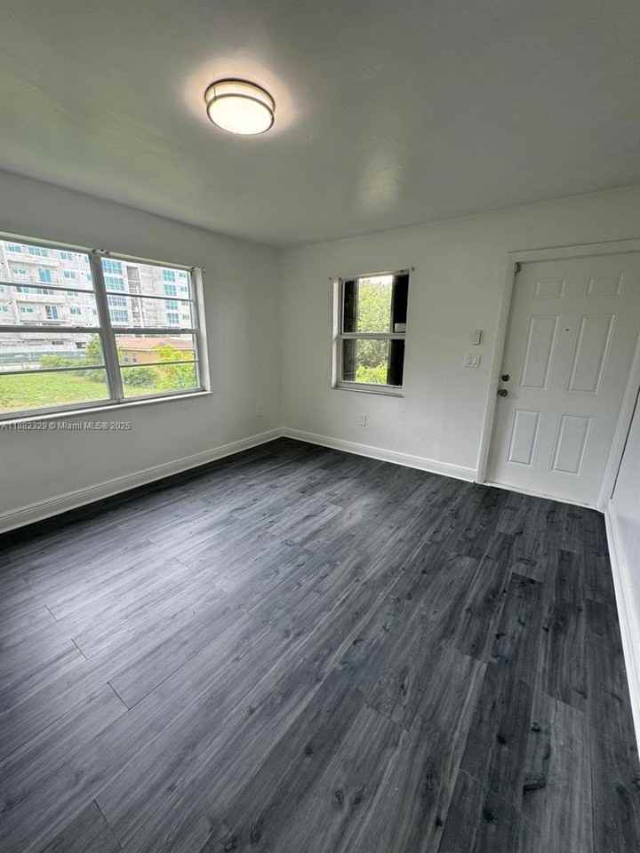 866 Nw 70th St #D - Photo 7 of 11