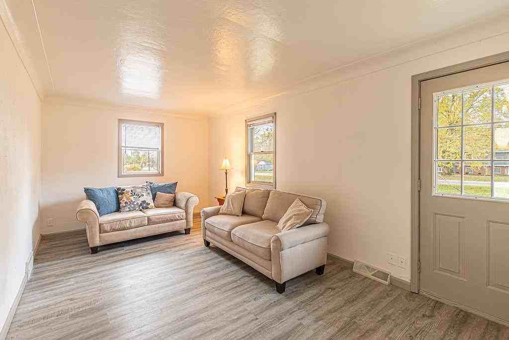 3815 Weckerly Rd - Photo 3 of 50