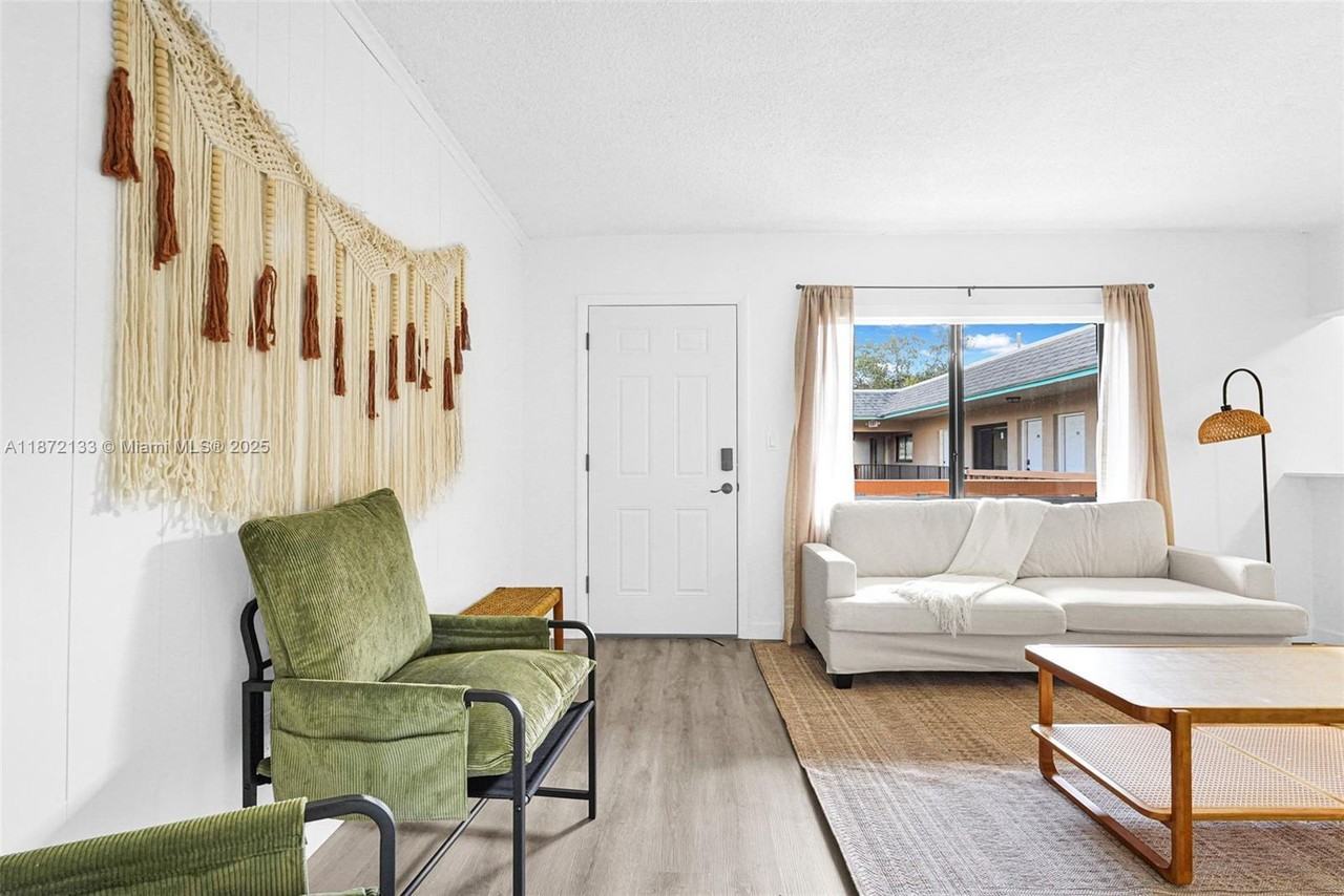 13210 Memorial Hwy #208 - Photo 5 of 50