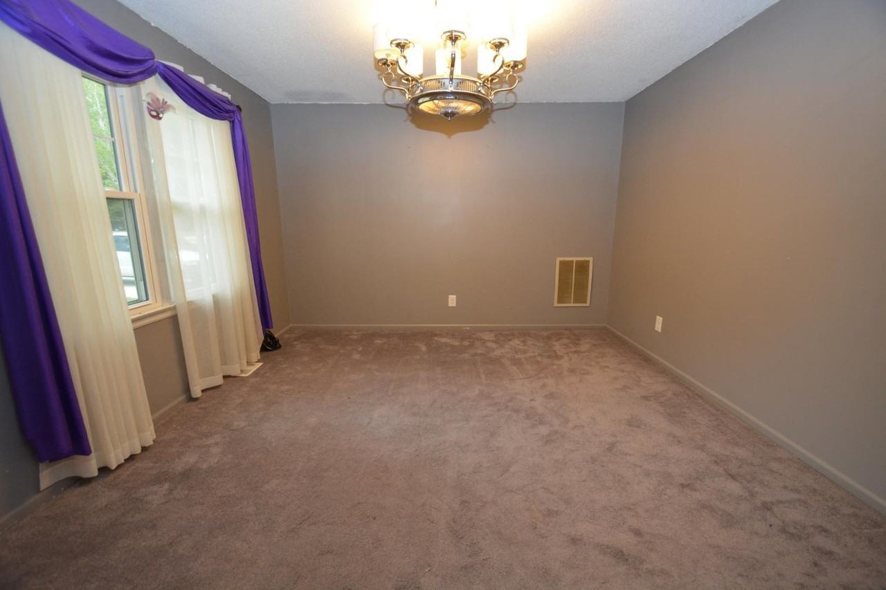 6117 Countryview Ln - Photo 3 of 13