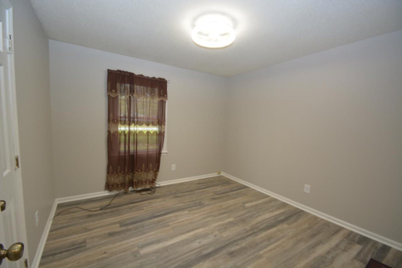 6117 Countryview Ln - Photo 6 of 13