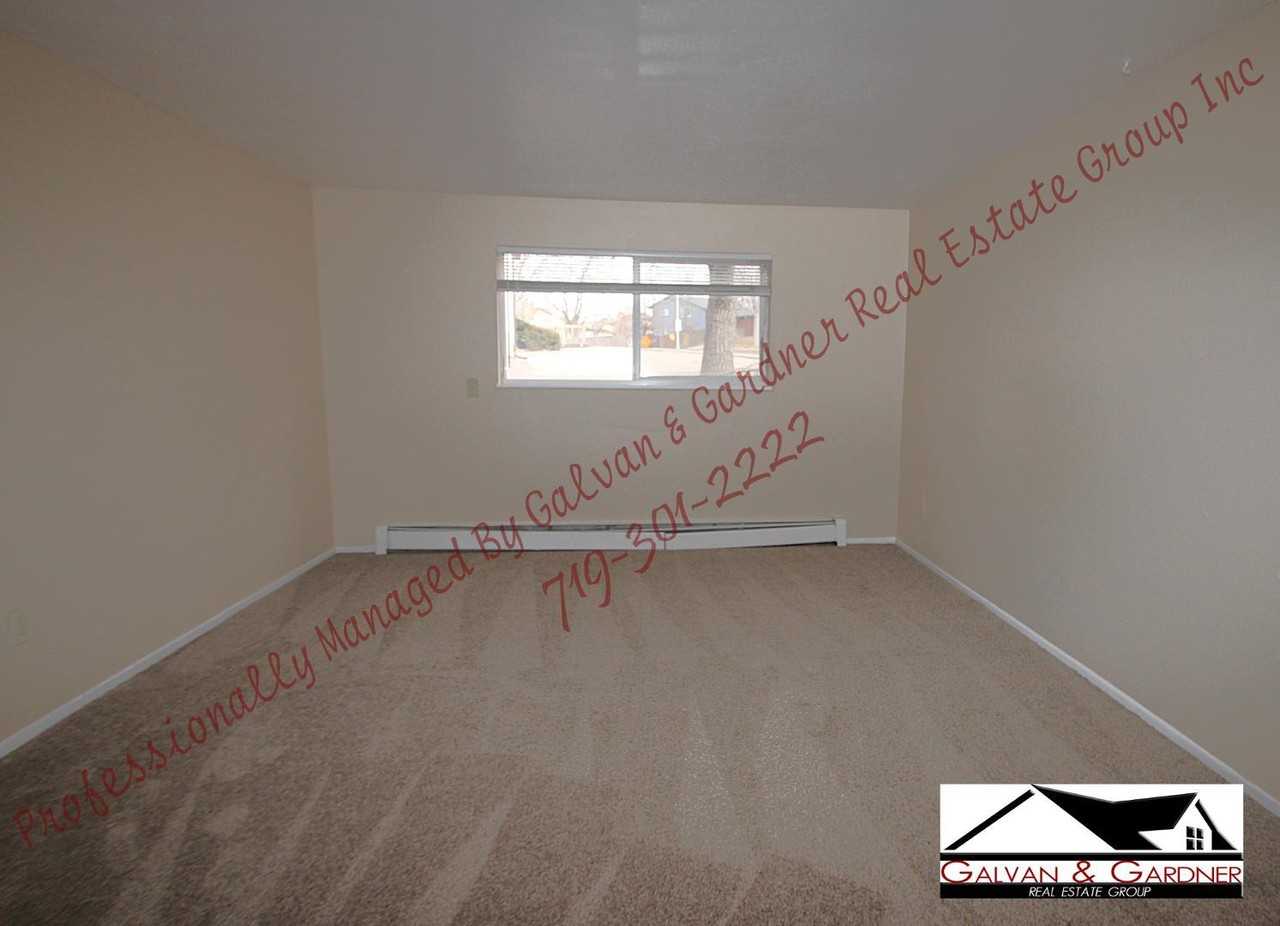 112 S Murray Blvd #1 - Photo 3 of 15