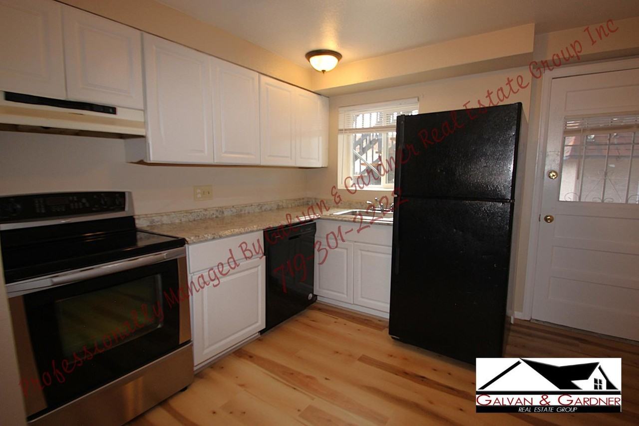 112 S Murray Blvd #1 - Photo 5 of 15