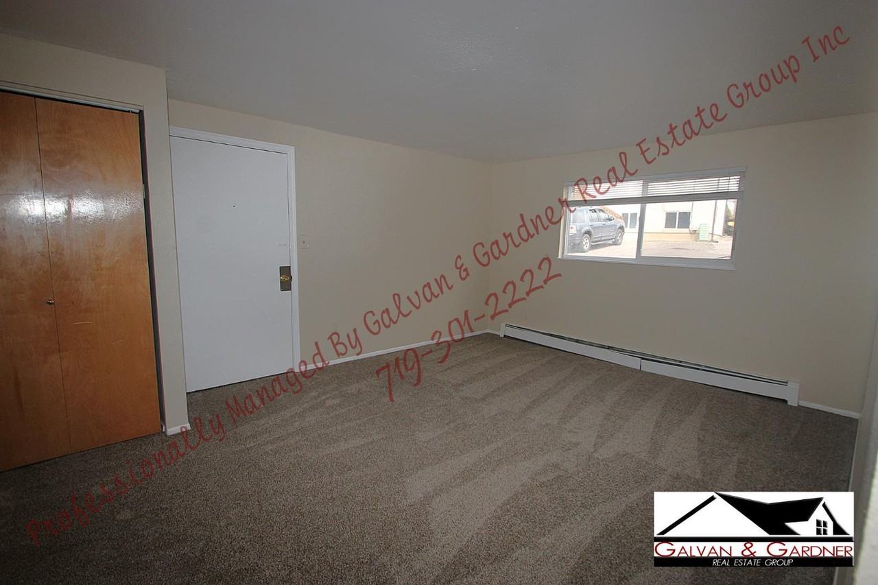 112 S Murray Blvd #1 - Photo 7 of 15