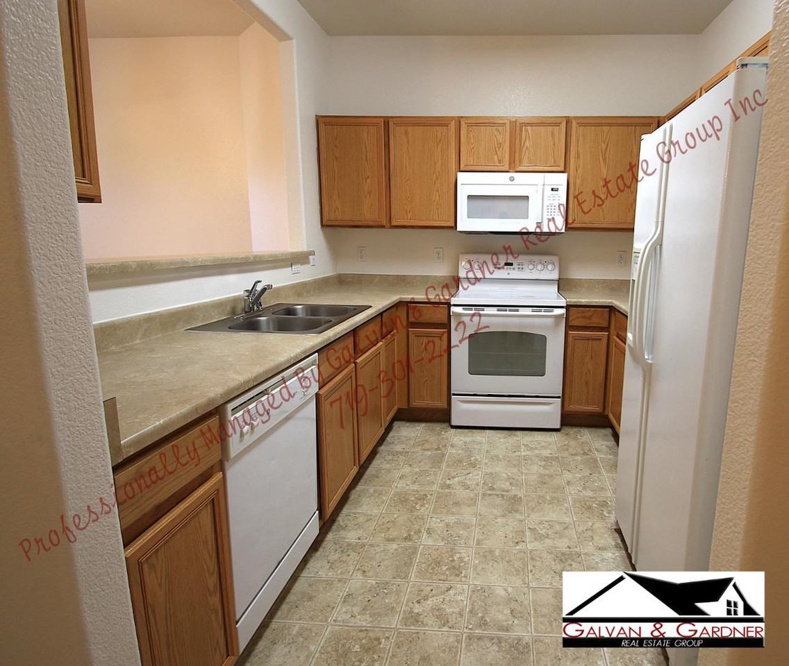 2905 Tumblewood Grv - Photo 4 of 14