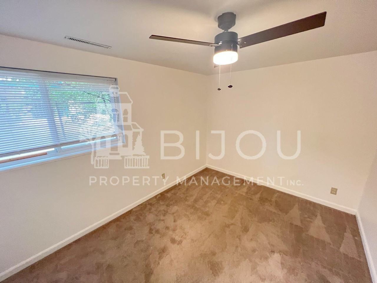 4418 N Chestnut St #B - Photo 7 of 17