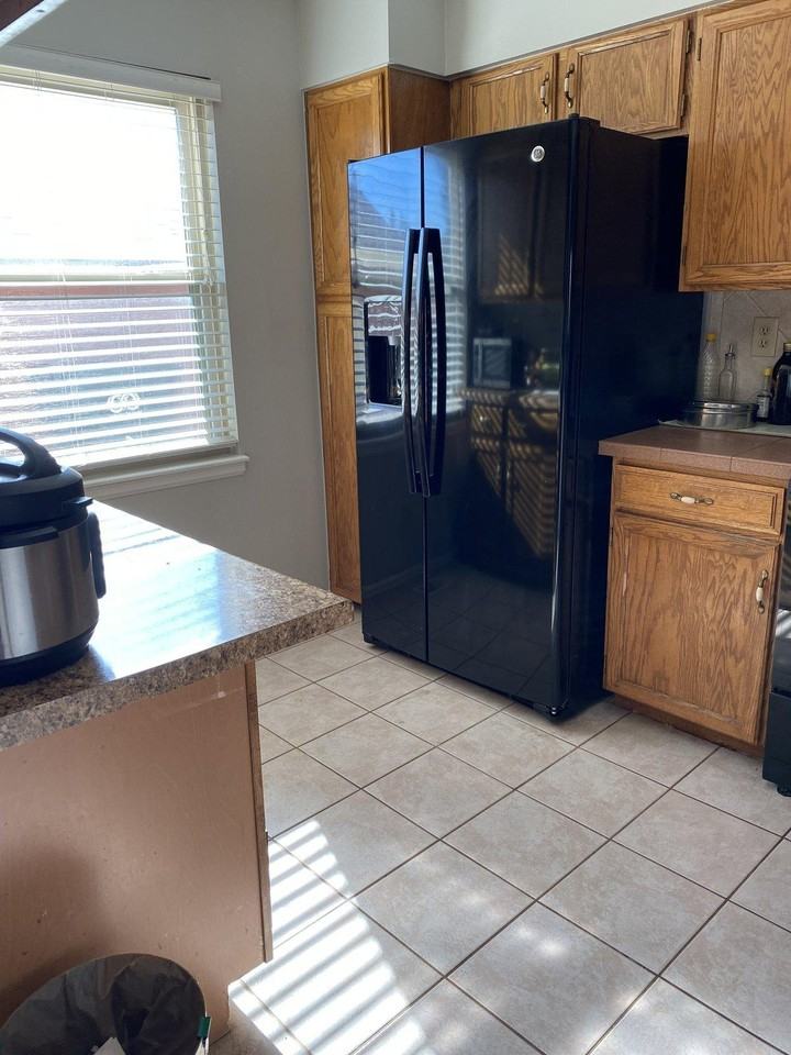 416 W Rockrimmon Blvd #C - Photo 3 of 38