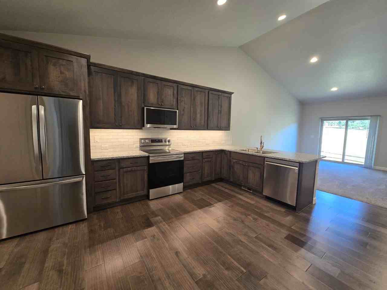 524 Brecken Ct - Photo 6 of 29