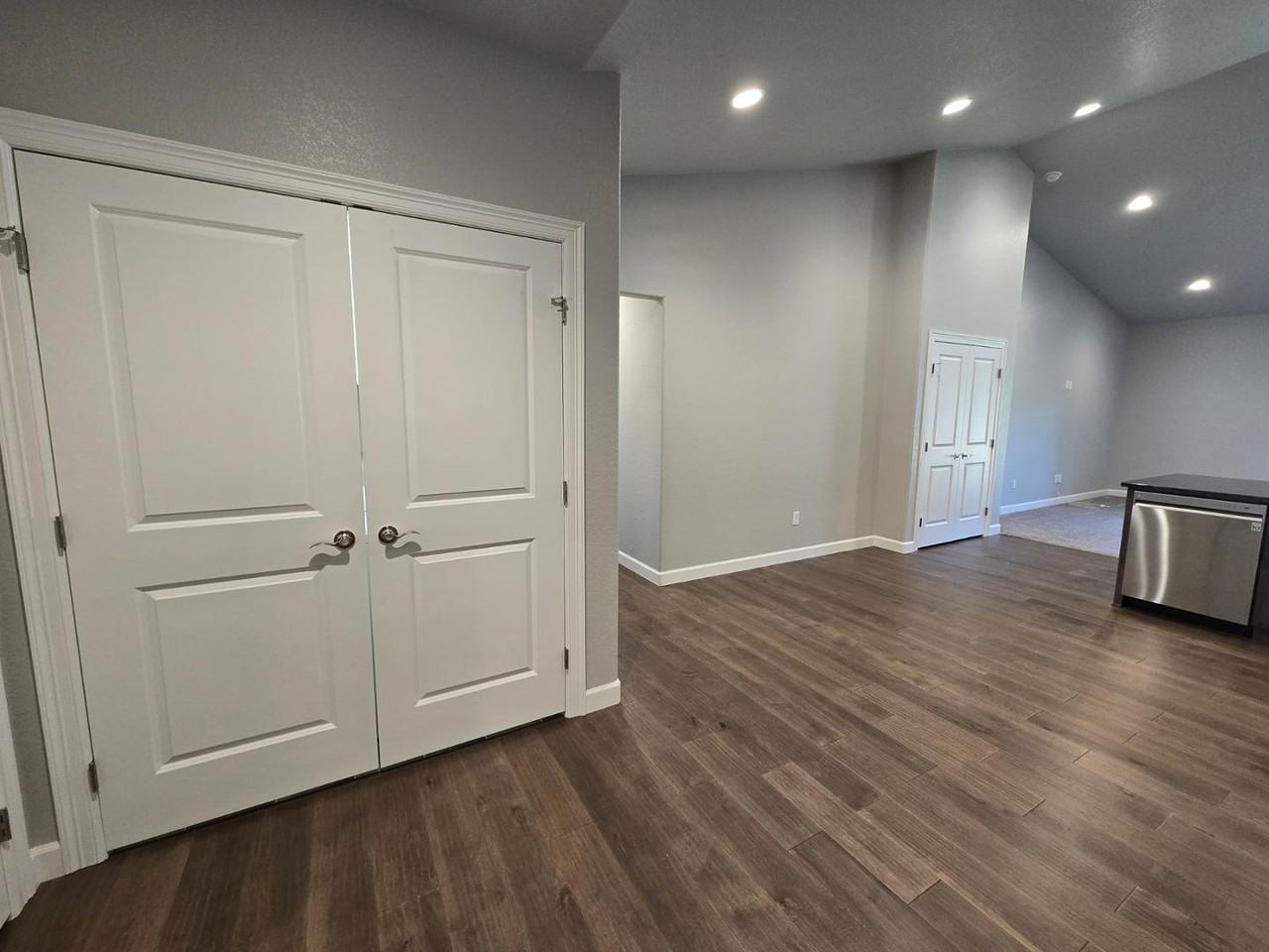 526 Brecken Ct - Photo 4 of 29