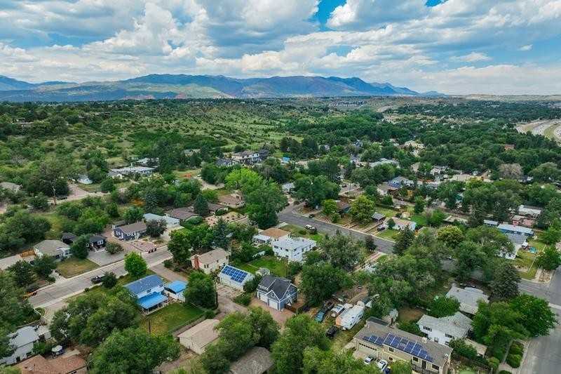 515 W San Miguel St - Photo 7 of 36