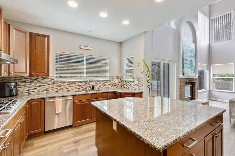 8175 Trafalger Dr - Photo 6 of 10