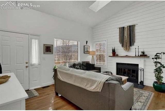 1902 Giltshire Dr - Photo 5 of 25