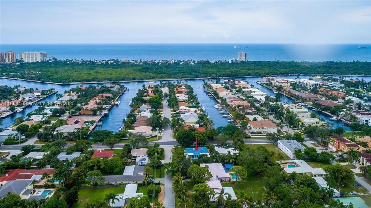 1529 Bayview Dr - Photo 2 of 24