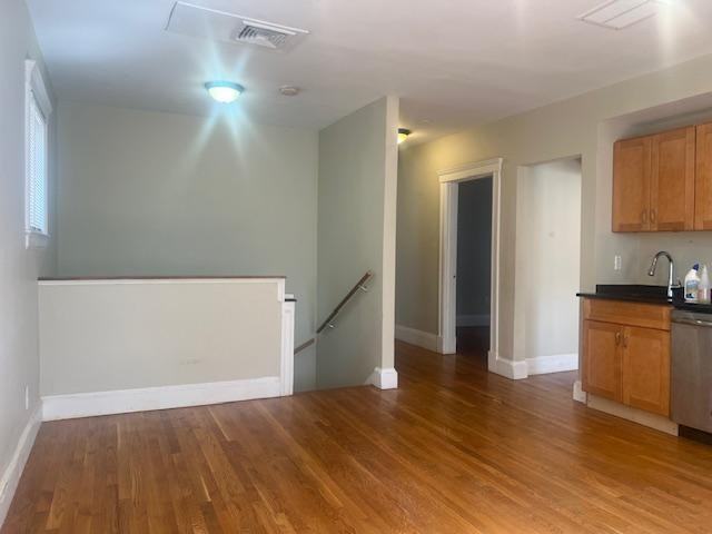 149 Franklin St - Photo 5 of 12