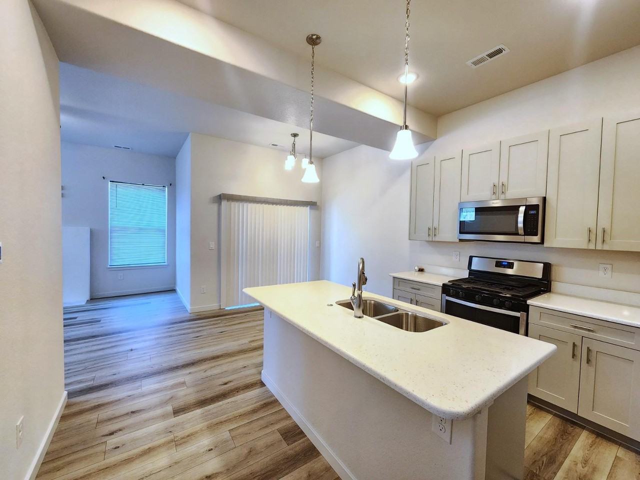 5706 Villa Lorenzo Drive - Photo 3 of 31