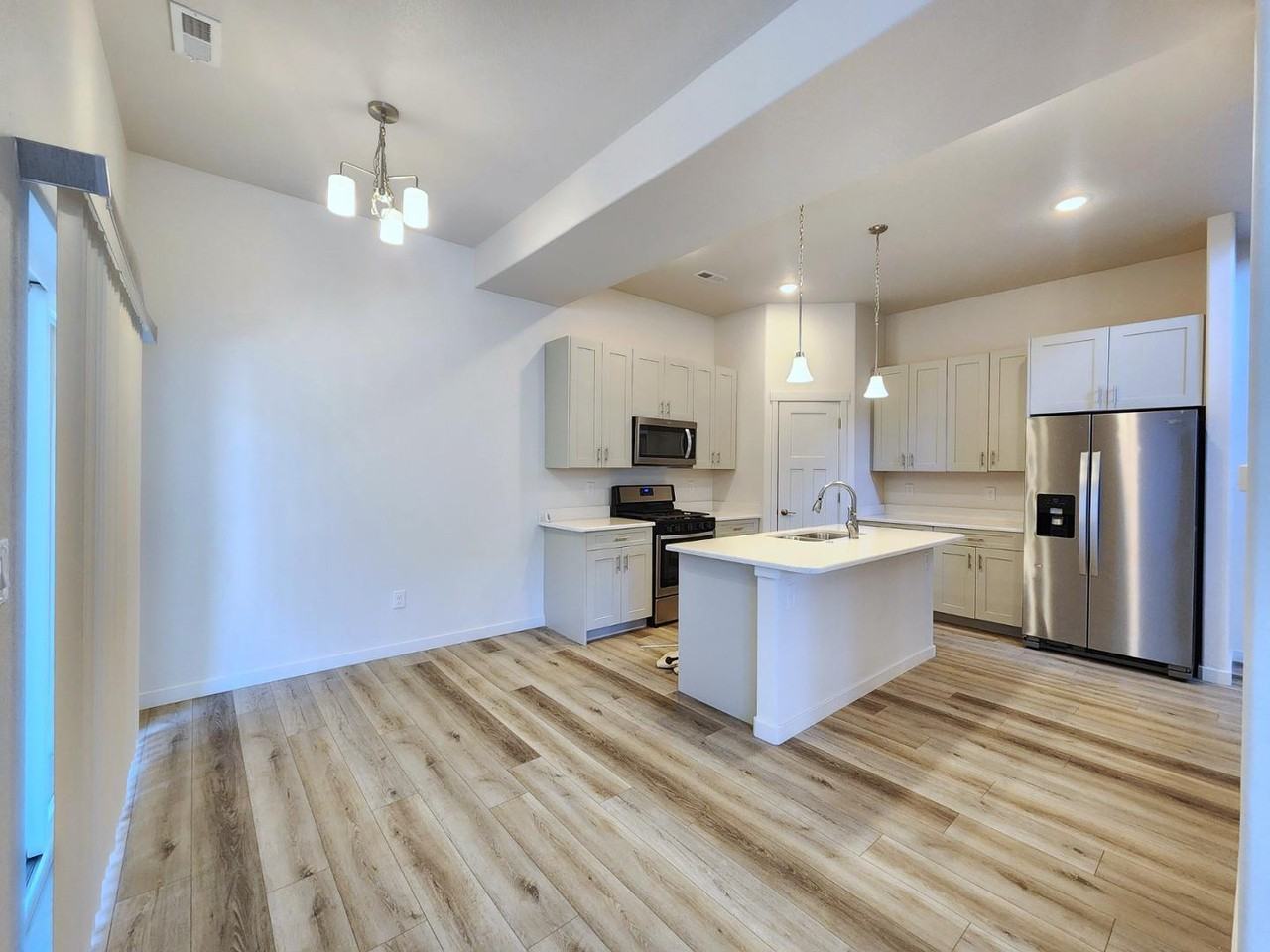 5706 Villa Lorenzo Drive - Photo 4 of 31