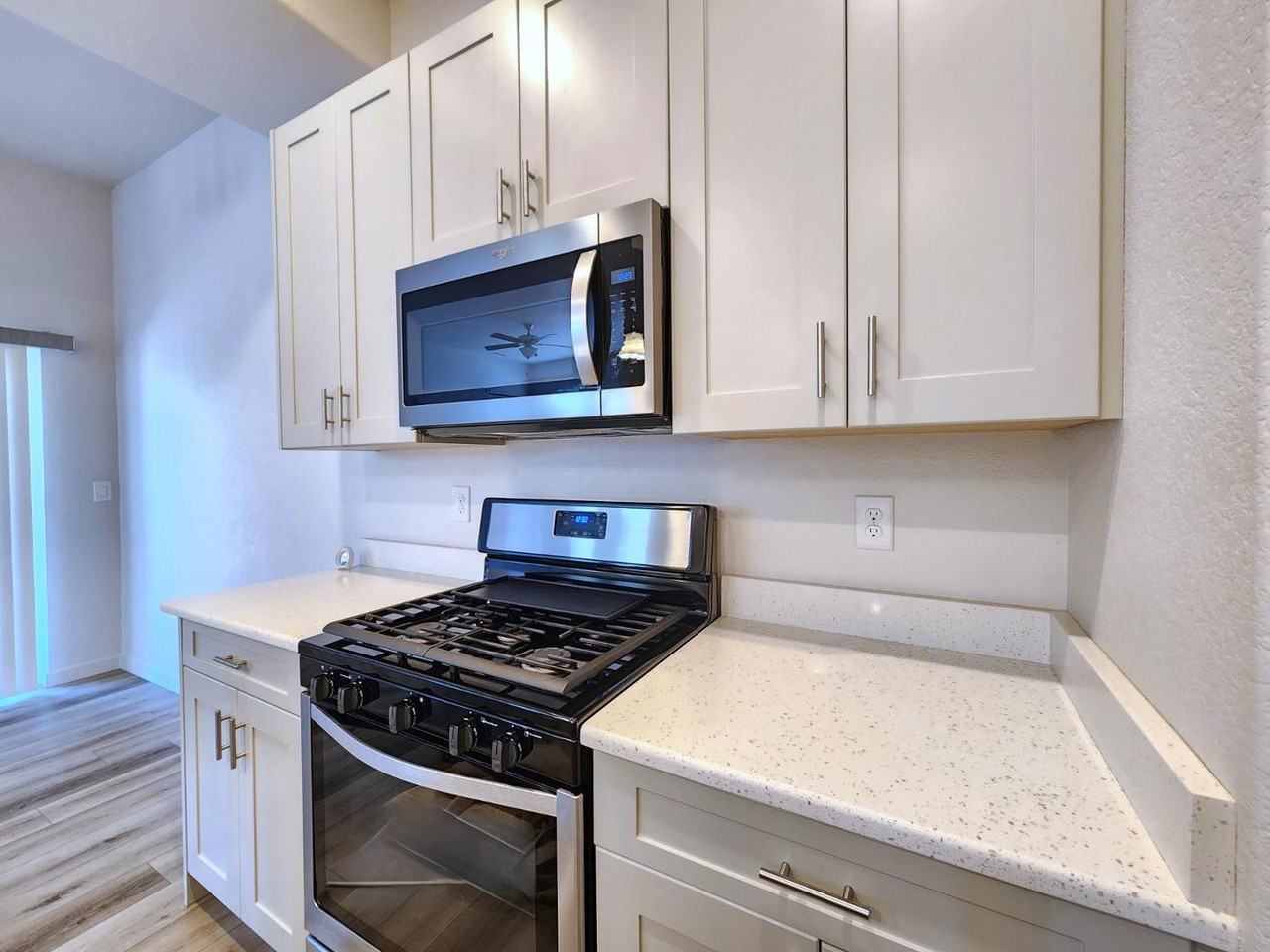 5706 Villa Lorenzo Drive - Photo 5 of 31