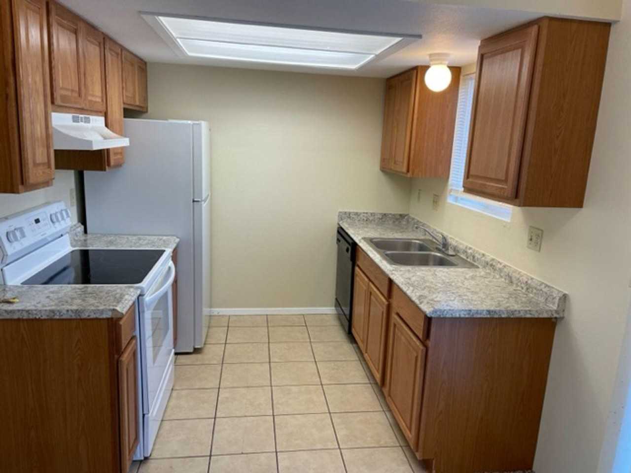 3008 Starlight Cir - Photo 6 of 12