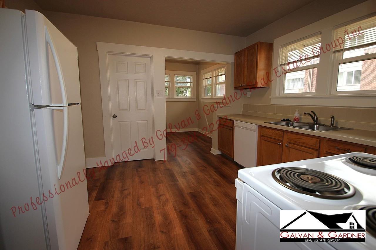 301 E Arvada St - Photo 6 of 17