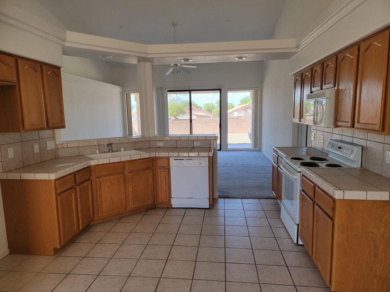 2499 Sundown Cir - Photo 5 of 22