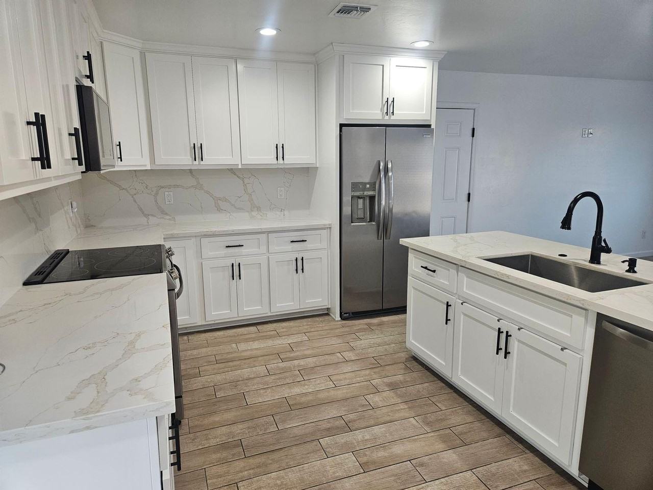 881 Palo Verde Dr - Photo 4 of 15