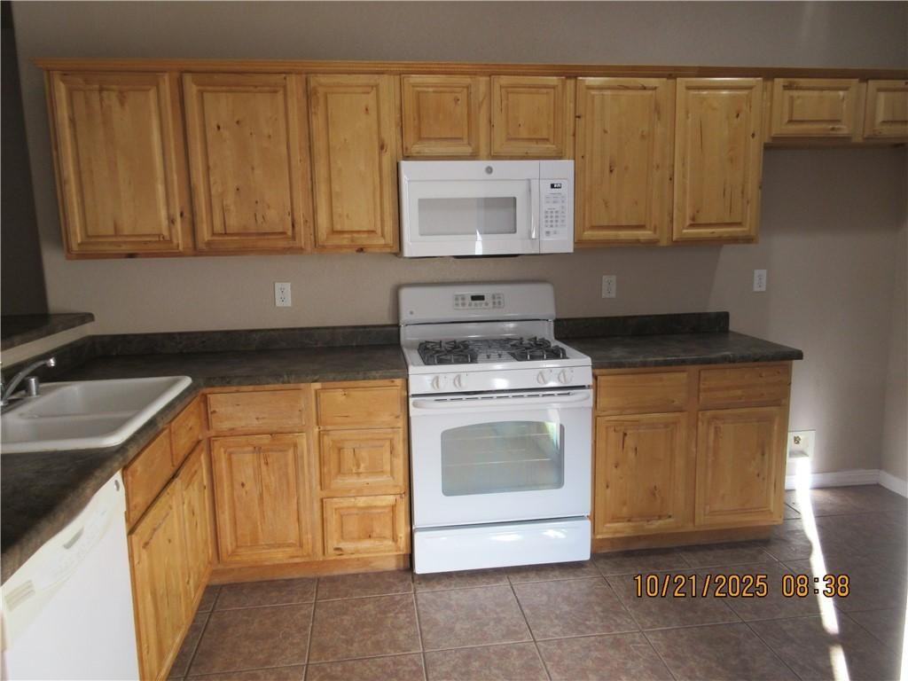 2044 Rex Allen Dr - Photo 3 of 14