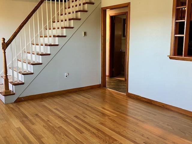 674 Greenwood Rd - Photo 2 of 33